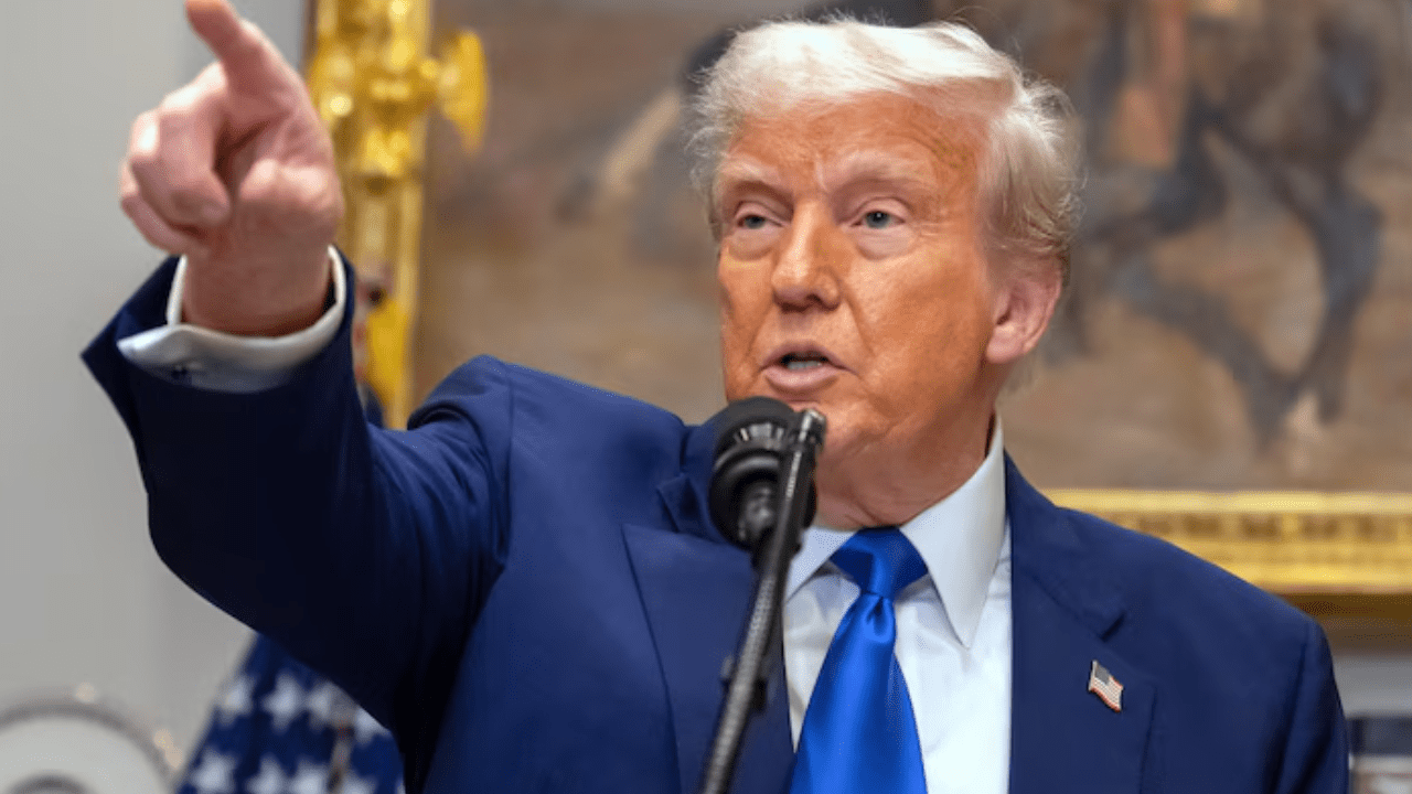 Trump warns Apple of 25% tariffs